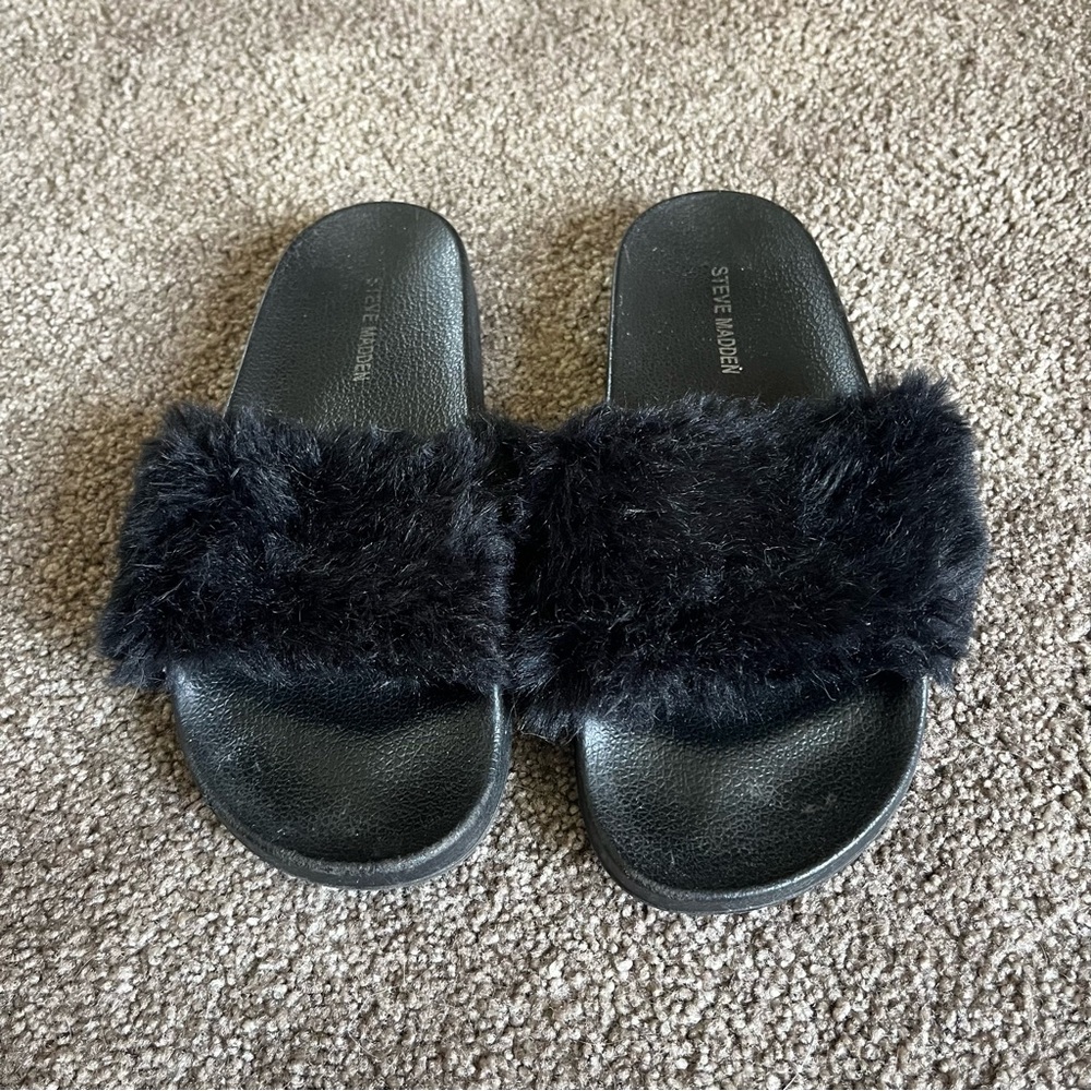Steve Madden Black Fuzzy Slides